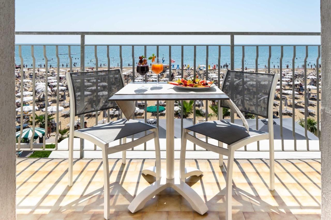 Hotel Delaville Frontemare Lido di Jesolo Exterior foto